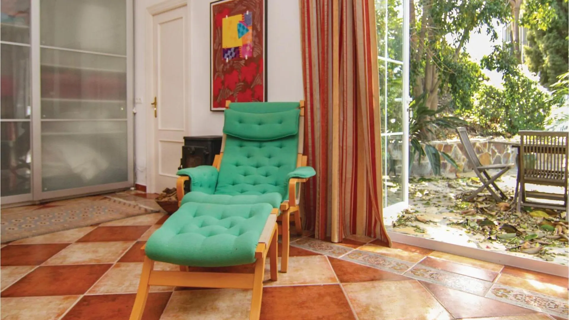 Beautiful Home In Algarrobo With Wifi