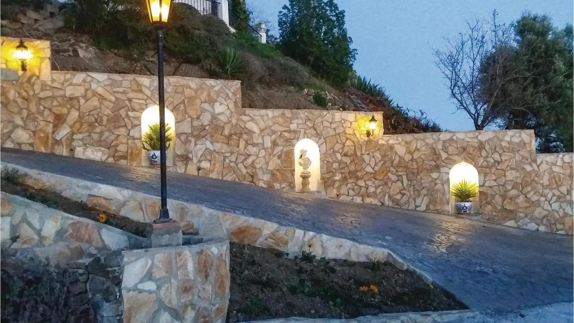 Beautiful Home In Algarrobo With Wifi